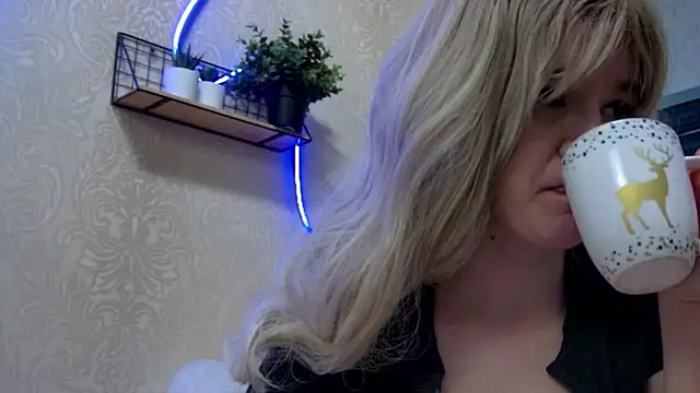 Bunny Jolly online show from November 2025 12:25:02 AM