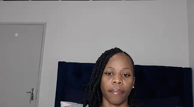 Snapshot of QUEENMANDYY chatting on March 2025 02:30:01 AM QUEENMANDYY online show from March 2025 02:30:01 AM