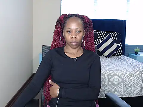 QUEENMANDYY online show from June 2026 06:12:01 AM
