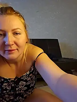 Snapshot of Marushka chatting on December 2024 08:12:01 AM Marushka online show from December 2024 08:12:01 AM