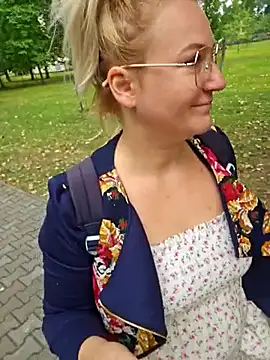 Snapshot of Marushka chatting on September 2025 06:47:01 AM Marushka online show from September 2025 06:47:01 AM