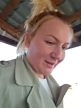Snapshot of Marushka chatting on March 2025 08:50:02 AM Marushka online show from March 2025 08:50:02 AM