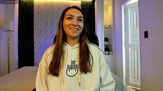 miataylorr1 online show from December 2025 12:28:02 PM