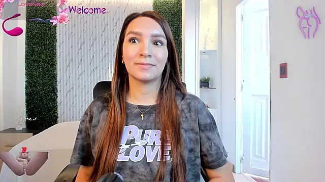 miataylorr1 online show from May 2026 12:21:02 PM