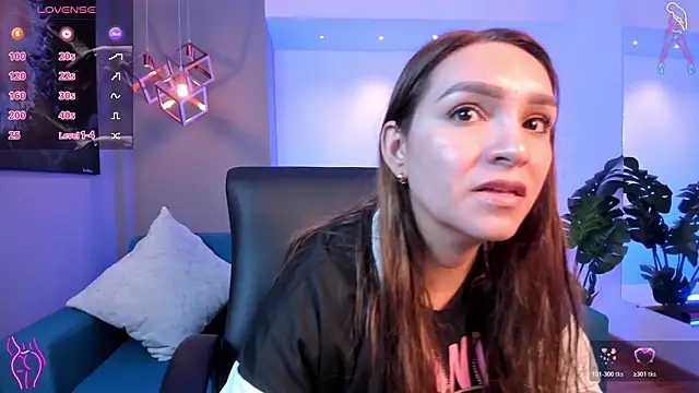 miataylorr1 online show from November 2025 12:27:02 PM