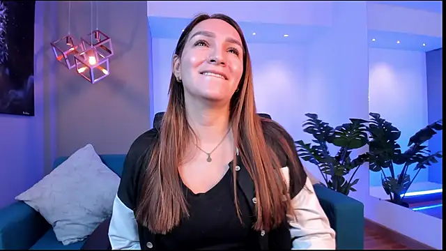 miataylorr1 online show from November 2025 11:21:02 AM