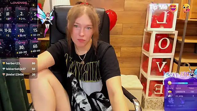 Snapshot of _fiona_Love chatting on March 2025 09:18:02 PM  fiona Love online show from March 2025 09:18:02 PM
