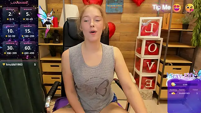 Snapshot of _fiona_Love chatting on March 2025 09:04:02 PM  fiona Love online show from March 2025 09:04:02 PM