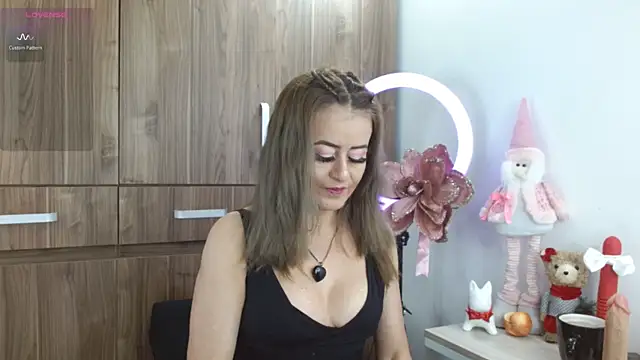 magenta maturr online show from November 2025 03:49:02 PM