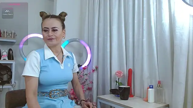 magenta maturr online show from September 2025 05:24:02 PM