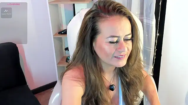 Snapshot of magenta_maturr chatting on June 2026 12:38:02 PM magenta maturr online show from June 2026 12:38:02 PM