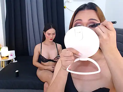 Snapshot of CarlaXFrancine chatting on June 2026 03:34:01 AM CarlaXFrancine online show from June 2026 03:34:01 AM