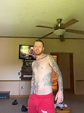 Mackwood89 online show from May 2026 04:35:01 PM