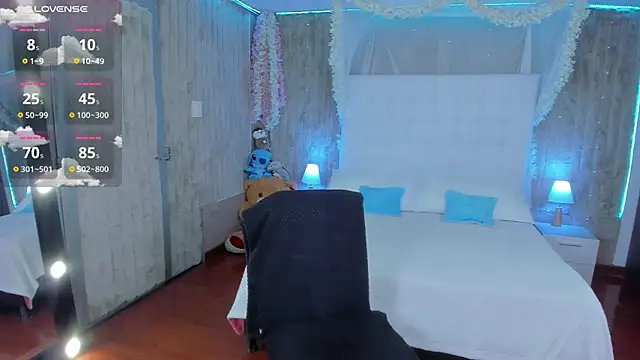 floryn susana online show from July 2026 10:00:02 PM
