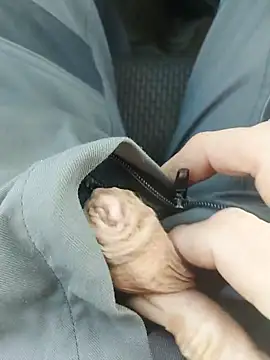 Snapshot of StarredAndrej chatting on November 2025 02:21:03 PM StarredAndrej online show from November 2025 02:21:03 PM