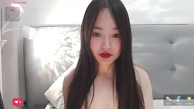 Snapshot of Anne-Sweet chatting on January 2025 01:30:01 PM Anne-Sweet online show from January 2025 01:30:01 PM