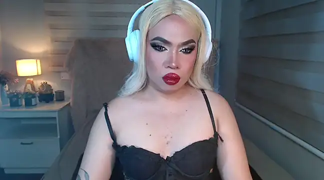 RebecaNextToYou online show from March 2025 05:28:02 PM