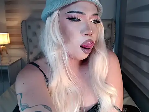 RebecaNextToYou online show from May 2026 05:20:02 PM