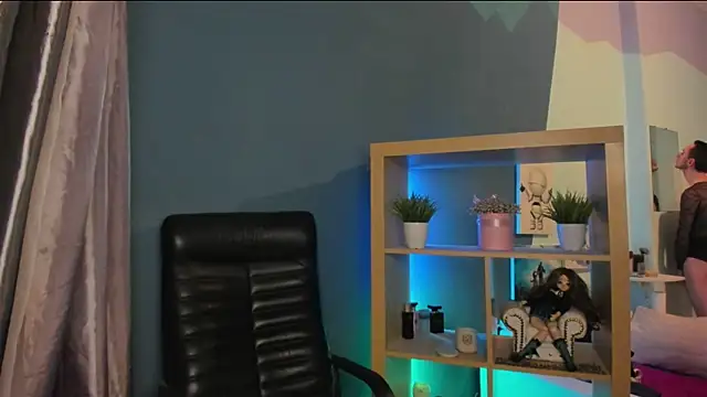 Snapshot of Cristal_Connors chatting on December 2024 03:47:02 PM Cristal Connors online show from December 2024 03:47:02 PM