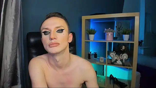 Snapshot of Cristal_Connors chatting on December 2024 04:49:01 PM Cristal Connors online show from December 2024 04:49:01 PM