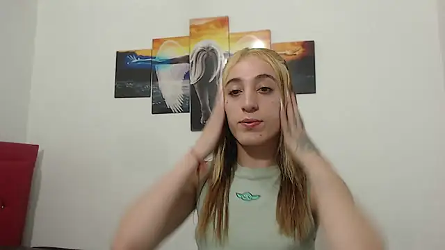 andreahhill online show from April 2026 09:43:02 PM