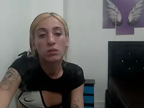 andreahhill online show from April 2026 02:36:02 PM