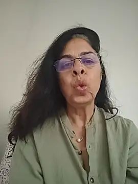 Susannemilf online show from November 2025 03:55:02 PM