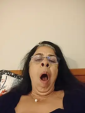 Susannemilf online show from November 2025 12:42:01 PM