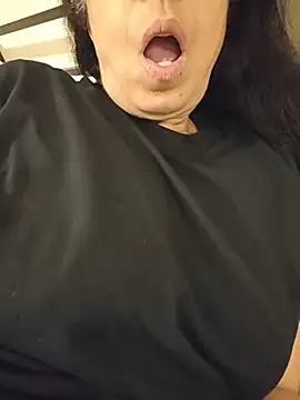 Susannemilf online show from February 2026 05:58:02 PM