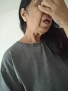 Susannemilf online show from November 2025 06:52:01 PM