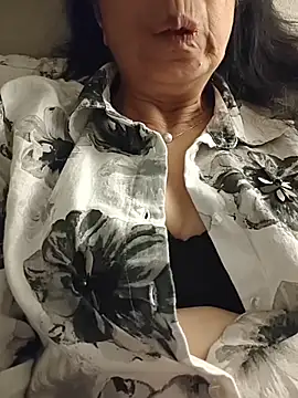 Susannemilf online show from December 2025 02:34:02 AM