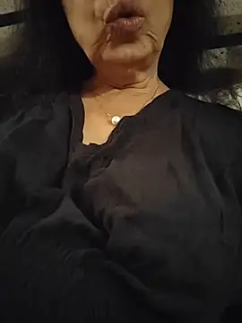 Susannemilf online show from April 2026 05:16:02 PM