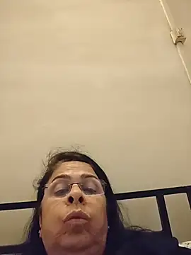 Susannemilf online show from April 2026 04:02:01 PM