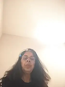 Susannemilf online show from November 2025 04:00:02 AM