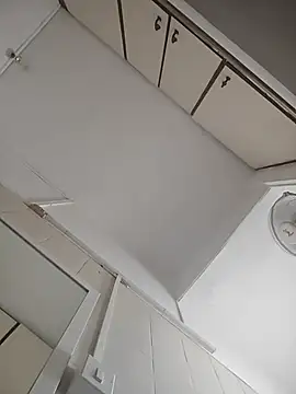 Susannemilf online show from April 2026 11:48:02 AM