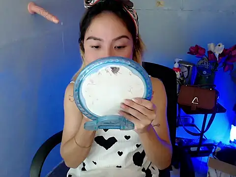 AsianTrixxx online show from December 2025 04:01:01 PM