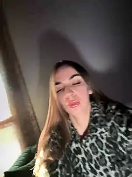 Snapshot of Bad_Giorgia chatting on February 2025 03:04:01 PM Bad Giorgia online show from February 2025 03:04:01 PM