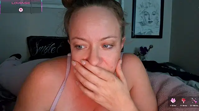 julimonroe online show from November 2025 01:52:02 AM