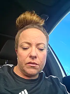 julimonroe online show from April 2026 04:52:01 PM