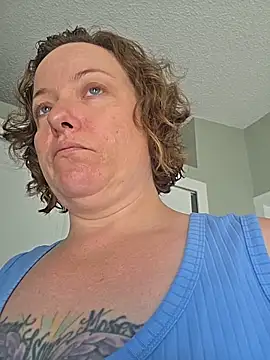 julimonroe online show from June 2026 05:28:01 PM