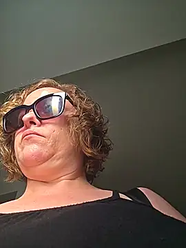julimonroe online show from June 2026 01:11:01 PM
