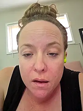 julimonroe online show from March 2025 12:06:02 AM