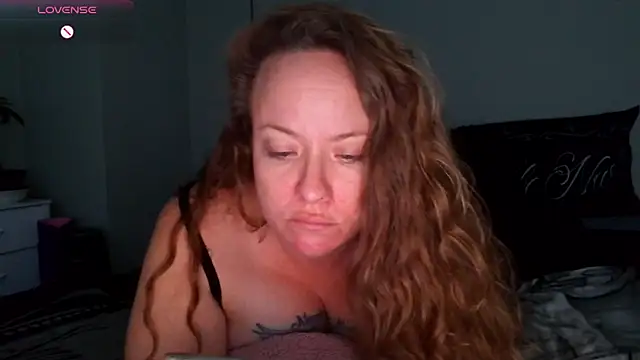 Snapshot of julimonroe chatting on February 2026 03:26:02 AM julimonroe online show from February 2026 03:26:02 AM