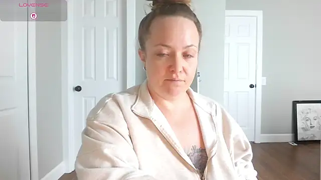 julimonroe online show from March 2026 05:42:02 PM