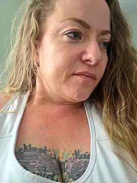 julimonroe online show from April 2026 04:09:02 PM