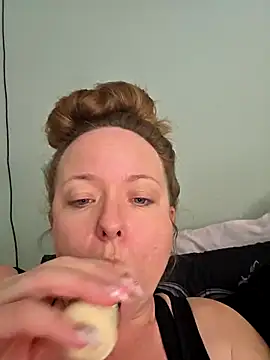 julimonroe online show from April 2026 07:39:01 PM