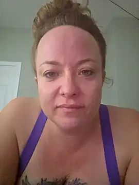 julimonroe online show from April 2026 11:37:02 AM