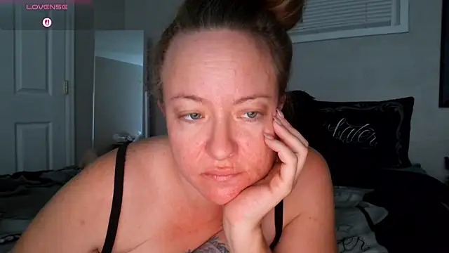 julimonroe online show from November 2025 12:20:01 PM