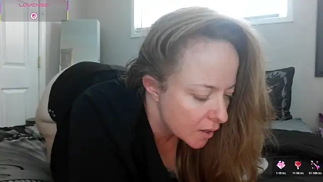 julimonroe online show from November 2025 04:13:02 PM