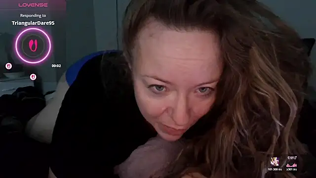 Snapshot of julimonroe chatting on February 2026 08:54:02 AM julimonroe online show from February 2026 08:54:02 AM